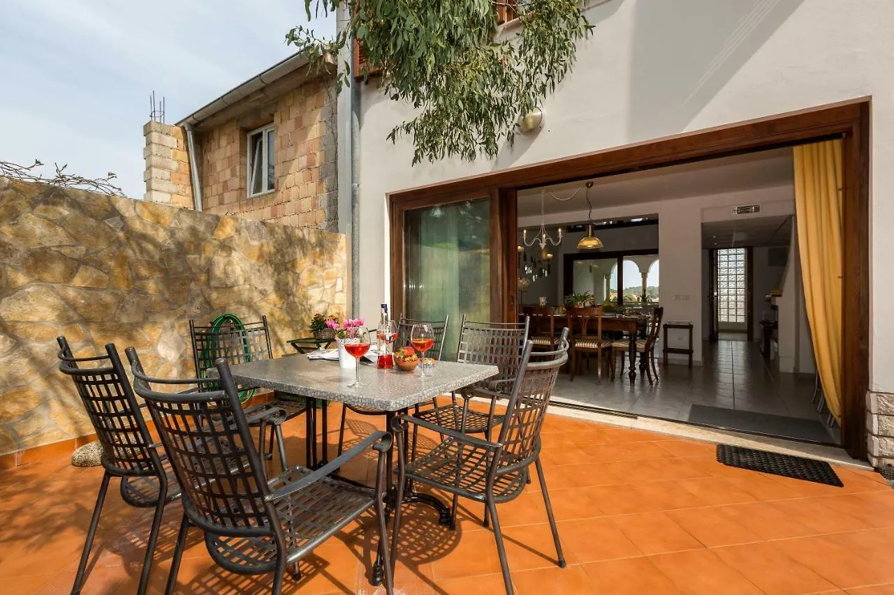 וולי לוסיניי Villa Alma 4*, וולי לוסיניי קרואטיה