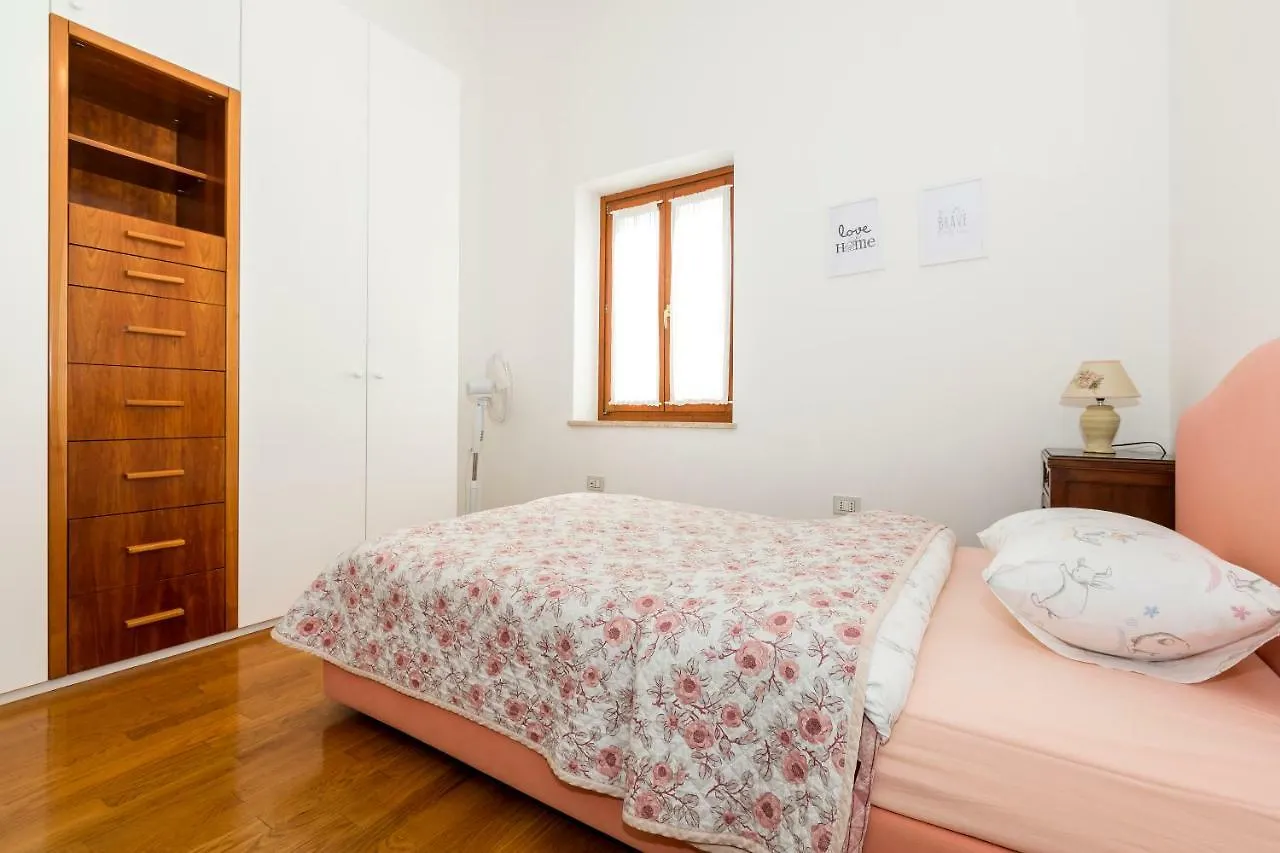 וולי לוסיניי Villa Alma בית הארחה וולי לוסיניי